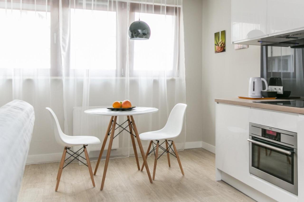 Wronia Apartments Varsovie Extérieur photo